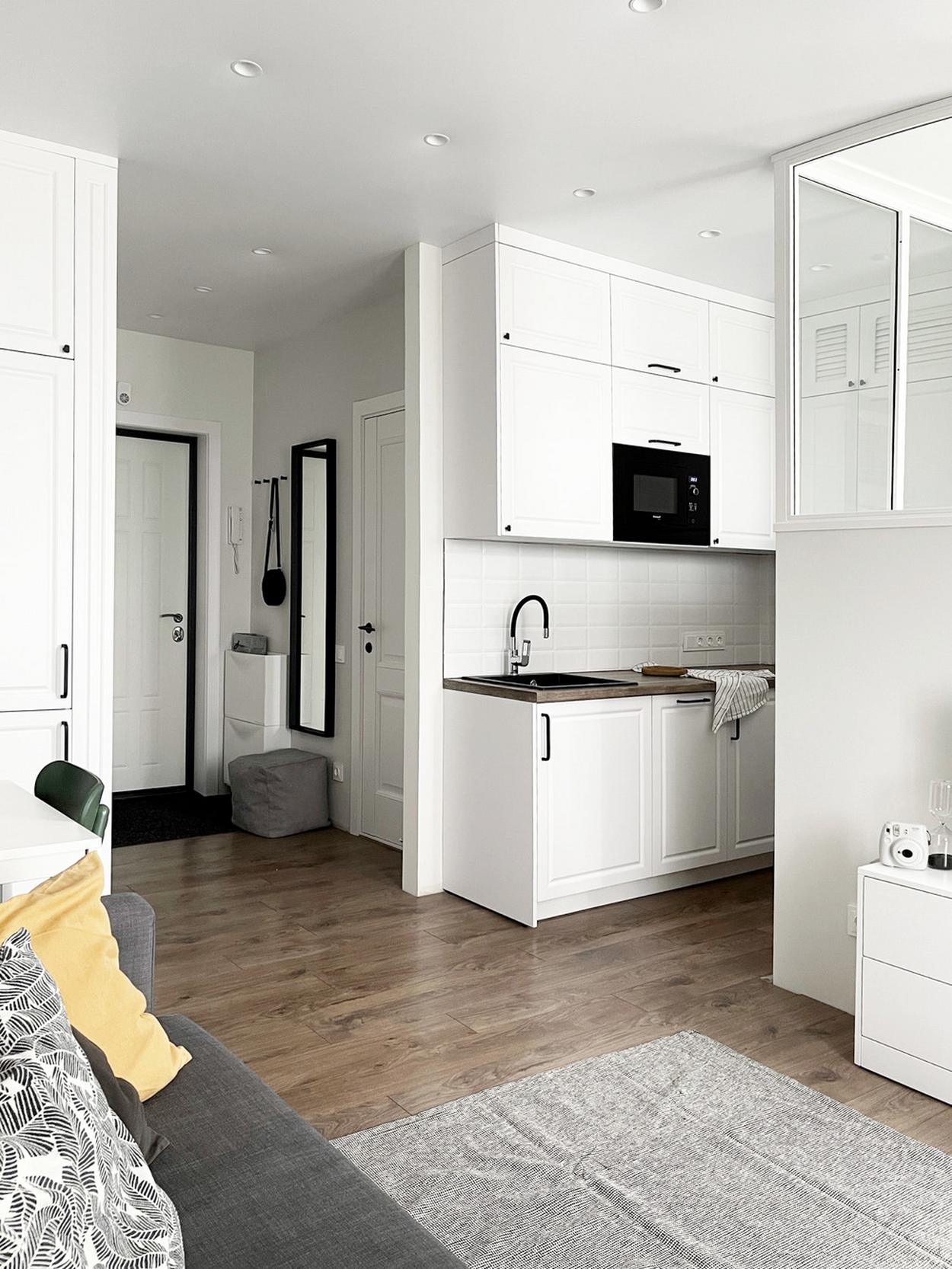 Jól átgondolt tervezés és költséghatékony skandináv stílus mutatja nagyobbnak a 28m2-es lakást