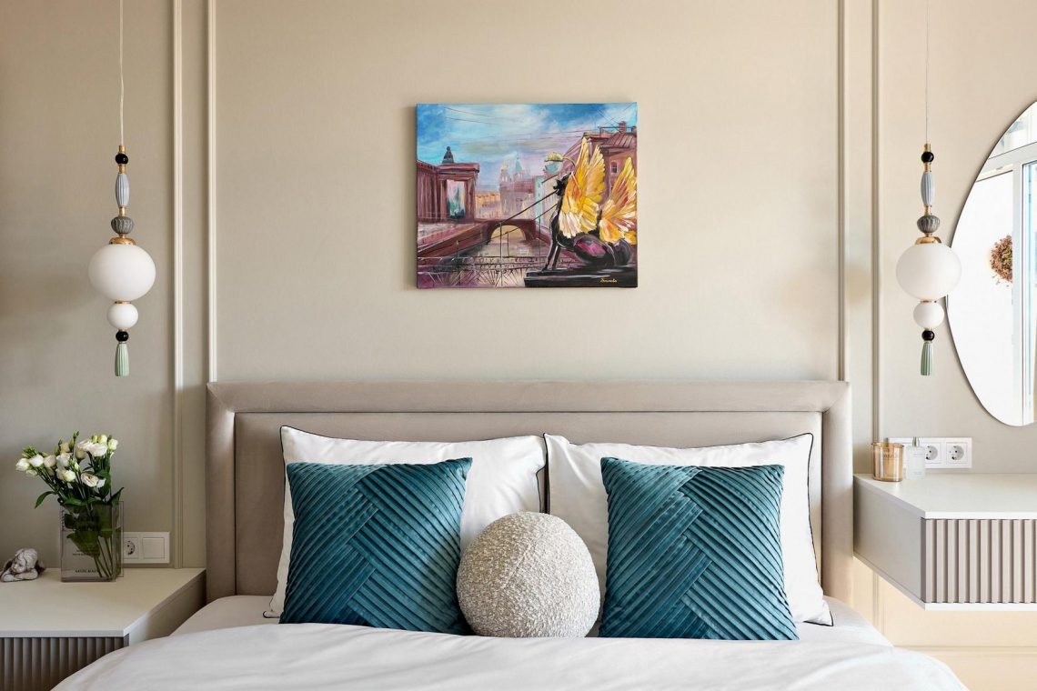 Kis költségvetéssel prémium érzet kis lakásban: sárgaréz, türkizkék, poros szürke és bézs