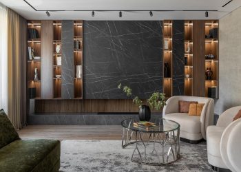 Látványos nappali fal, elektromos kandalló, változatos textúrák