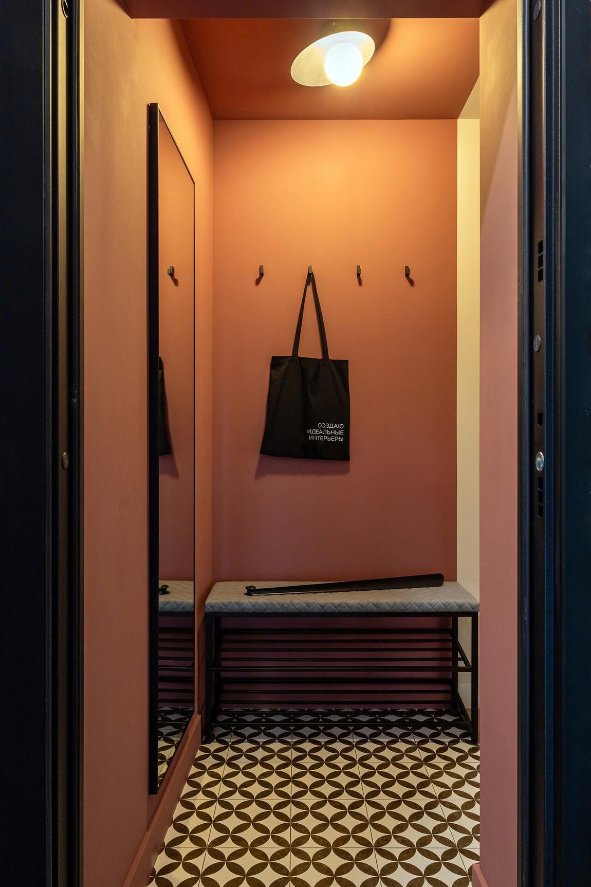 Lerobbant kétszobás lakás kelt új életre színes, hangulatos enteriőrrel