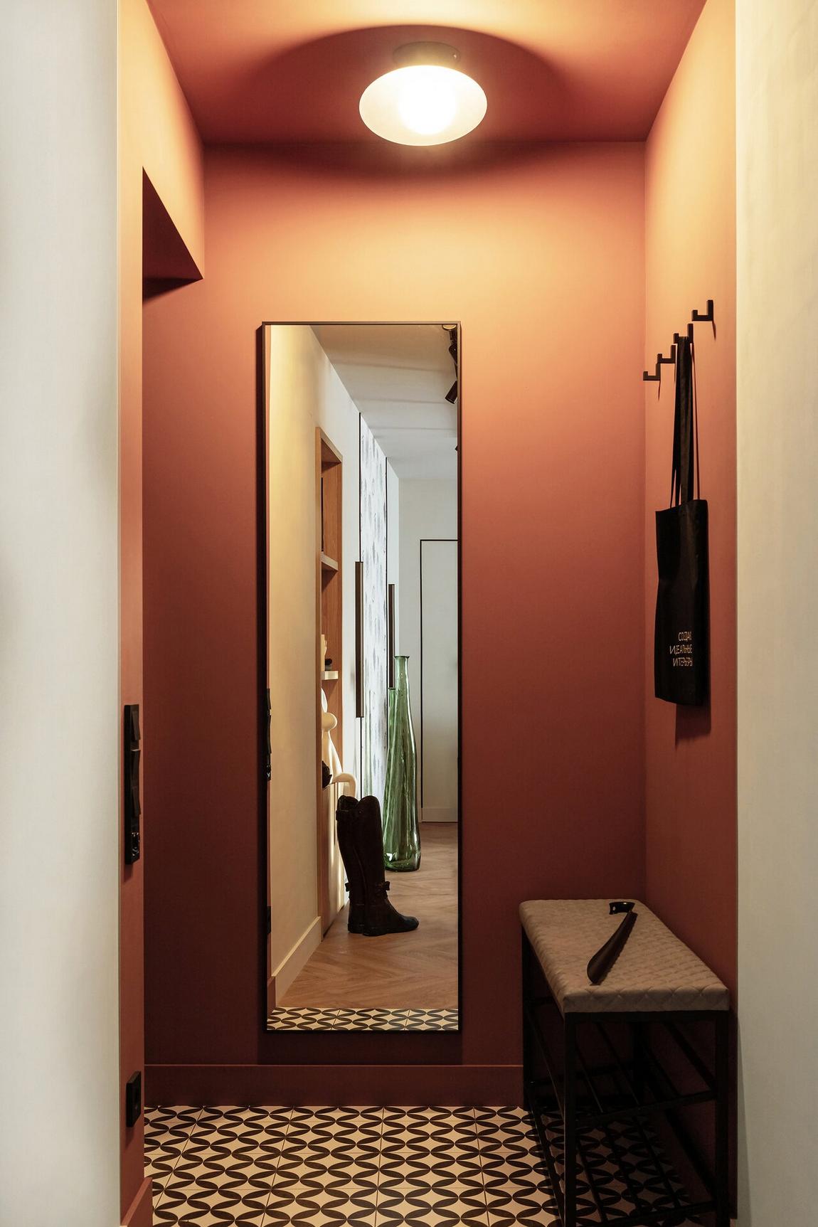 Lerobbant kétszobás lakás kelt új életre színes, hangulatos enteriőrrel