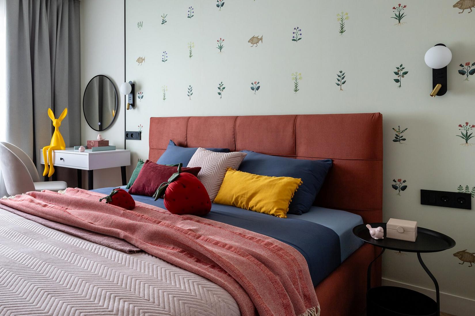 Lerobbant kétszobás lakás kelt új életre színes, hangulatos enteriőrrel