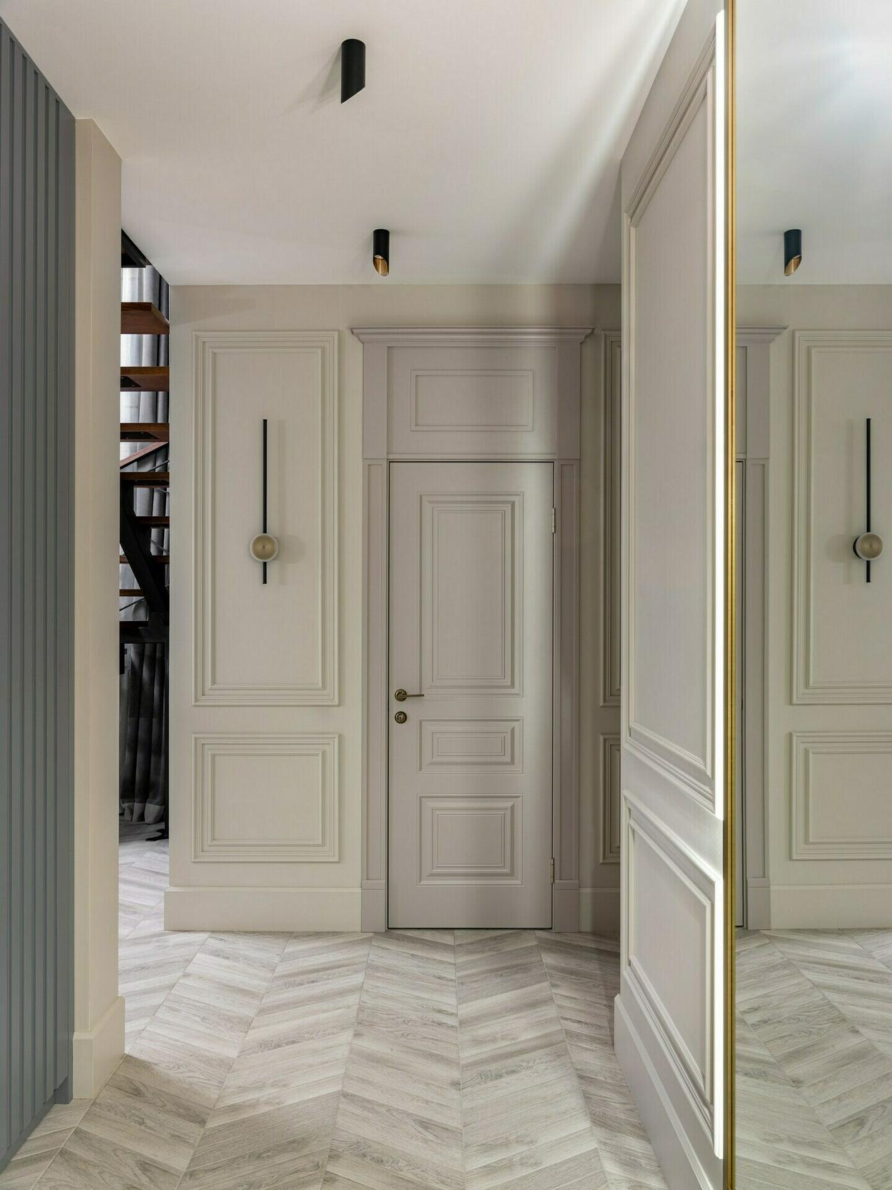 Négy szoba, két szint, több stílus: lakás, ahol a klasszikus részletek és a modern funkcionalitás találkoznak Négy szoba, két szint, több stílus: lakás, ahol a klasszikus részletek és a modern funkcionalitás találkoznak