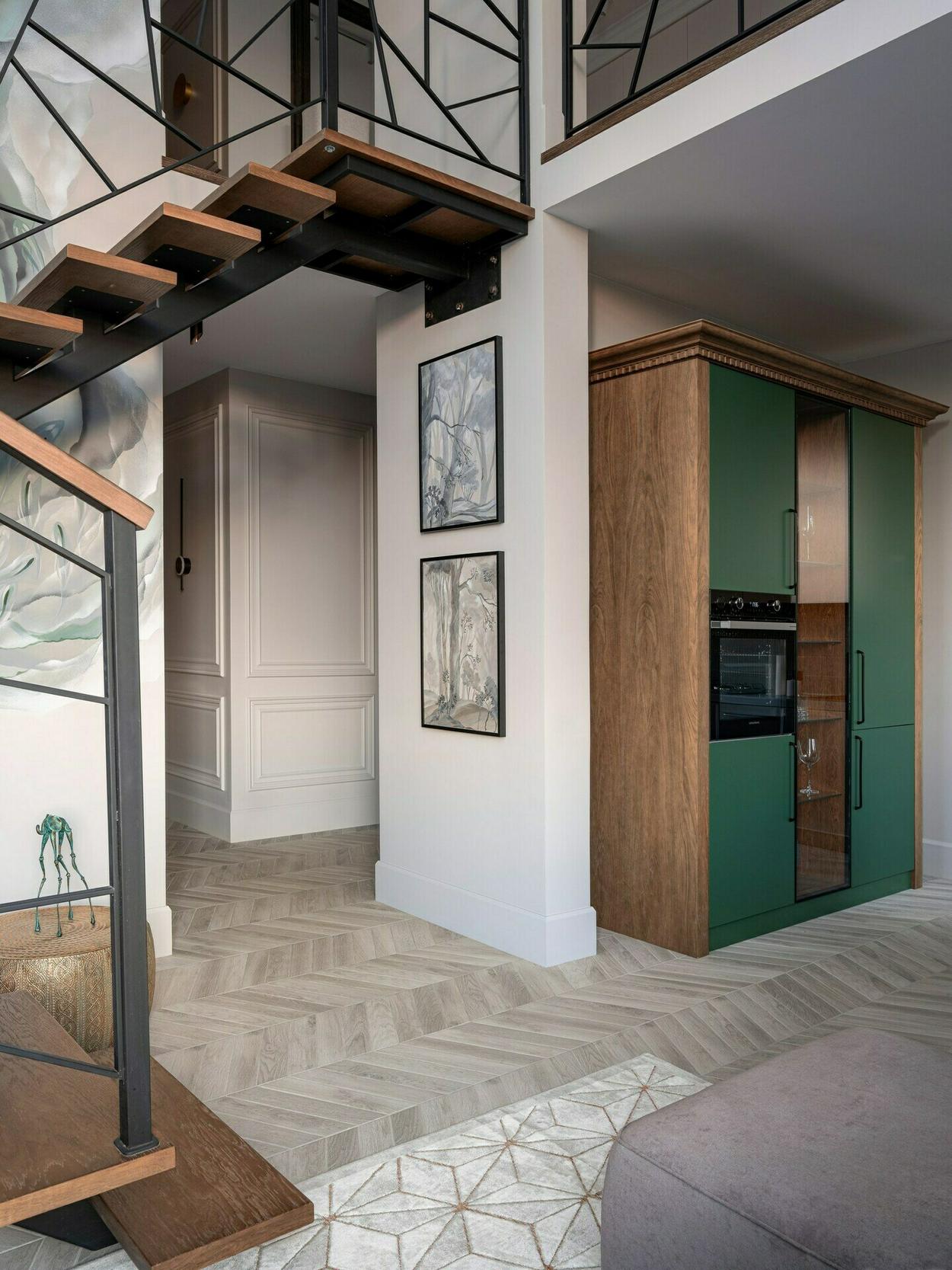 Négy szoba, két szint, több stílus: lakás, ahol a klasszikus részletek és a modern funkcionalitás találkoznak Négy szoba, két szint, több stílus: lakás, ahol a klasszikus részletek és a modern funkcionalitás találkoznak