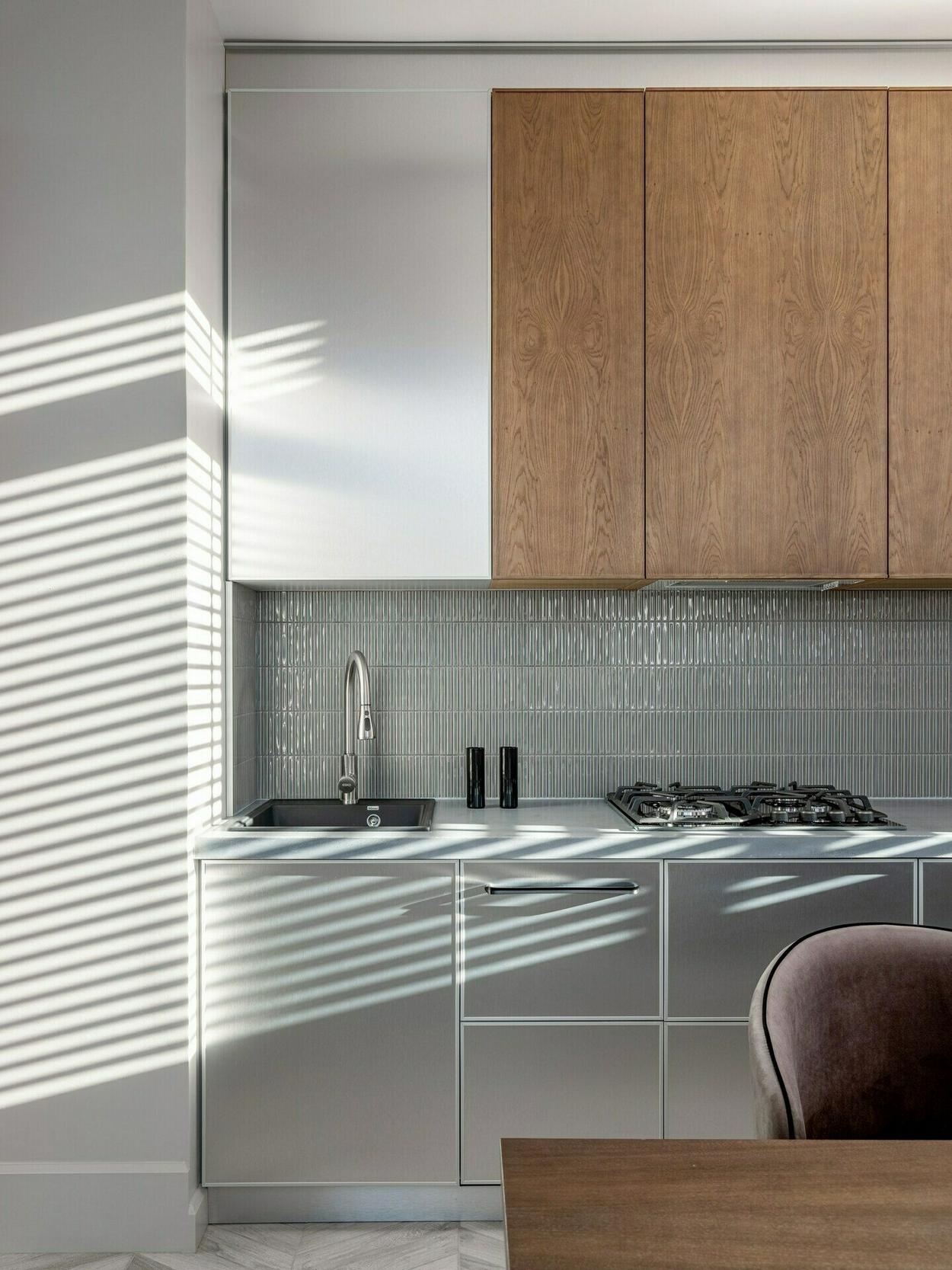 Négy szoba, két szint, több stílus: lakás, ahol a klasszikus részletek és a modern funkcionalitás találkoznak Négy szoba, két szint, több stílus: lakás, ahol a klasszikus részletek és a modern funkcionalitás találkoznak