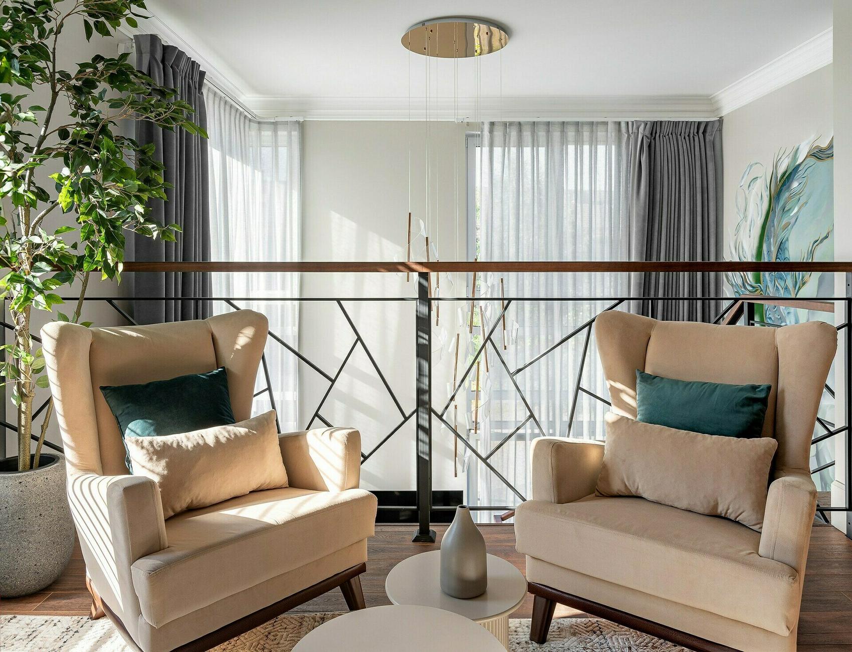 Négy szoba, két szint, több stílus: lakás, ahol a klasszikus részletek és a modern funkcionalitás találkoznak Négy szoba, két szint, több stílus: lakás, ahol a klasszikus részletek és a modern funkcionalitás találkoznak