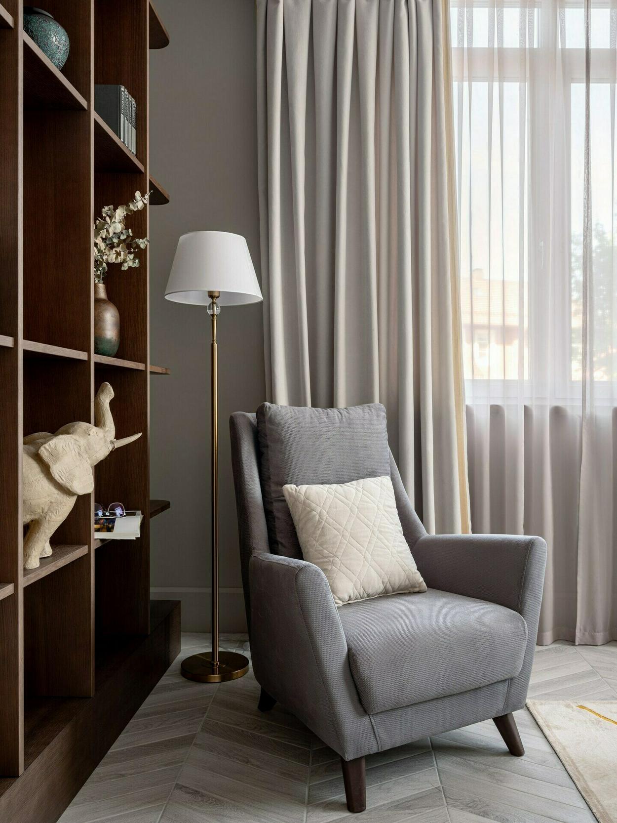 Négy szoba, két szint, több stílus: lakás, ahol a klasszikus részletek és a modern funkcionalitás találkoznak Négy szoba, két szint, több stílus: lakás, ahol a klasszikus részletek és a modern funkcionalitás találkoznak