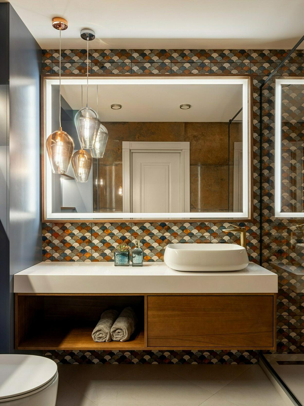 Négy szoba, két szint, több stílus: lakás, ahol a klasszikus részletek és a modern funkcionalitás találkoznak Négy szoba, két szint, több stílus: lakás, ahol a klasszikus részletek és a modern funkcionalitás találkoznak