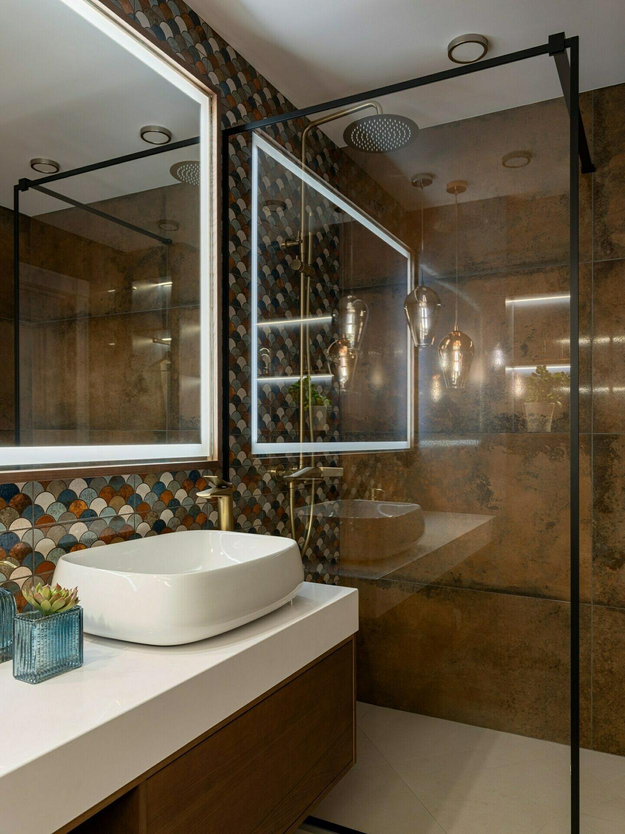 Négy szoba, két szint, több stílus: lakás, ahol a klasszikus részletek és a modern funkcionalitás találkoznak Négy szoba, két szint, több stílus: lakás, ahol a klasszikus részletek és a modern funkcionalitás találkoznak