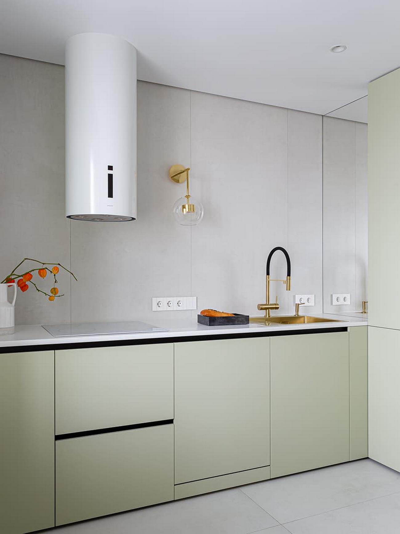 Pasztell zöld, fa reluxa és üvegfal: fiatal pár könnyed egyszerűséggel berendezett kis otthona Pasztell zöld, fa reluxa és üvegfal: fiatal pár könnyed egyszerűséggel berendezett kis otthona