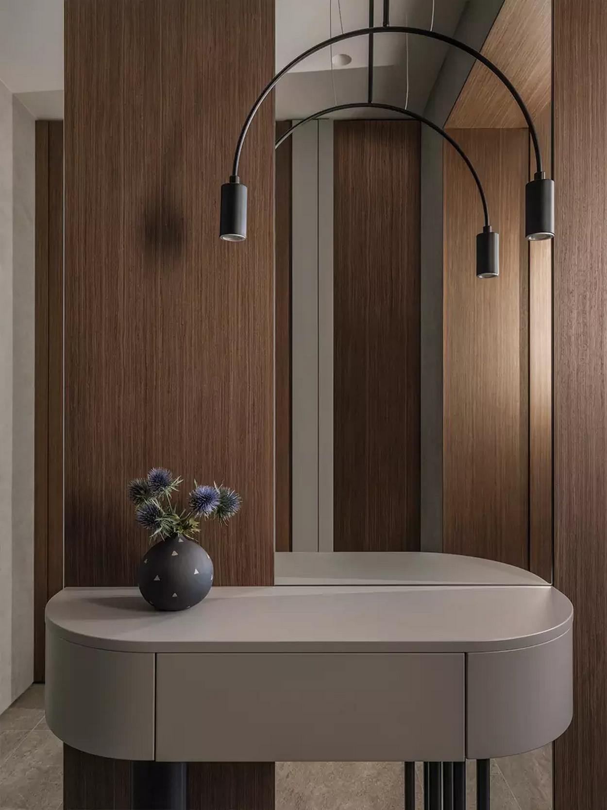 Sok polcot és szekrényt kért a fiatal férfi új otthonának berendezésében - 58m2