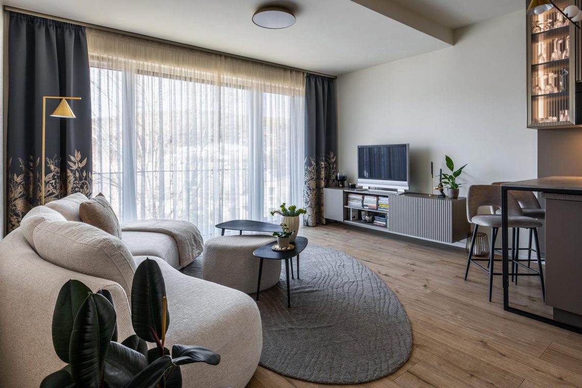 Új építésű lakás átalakulása a III. kerületben: monokróm harmónia 66 négyzetméteren