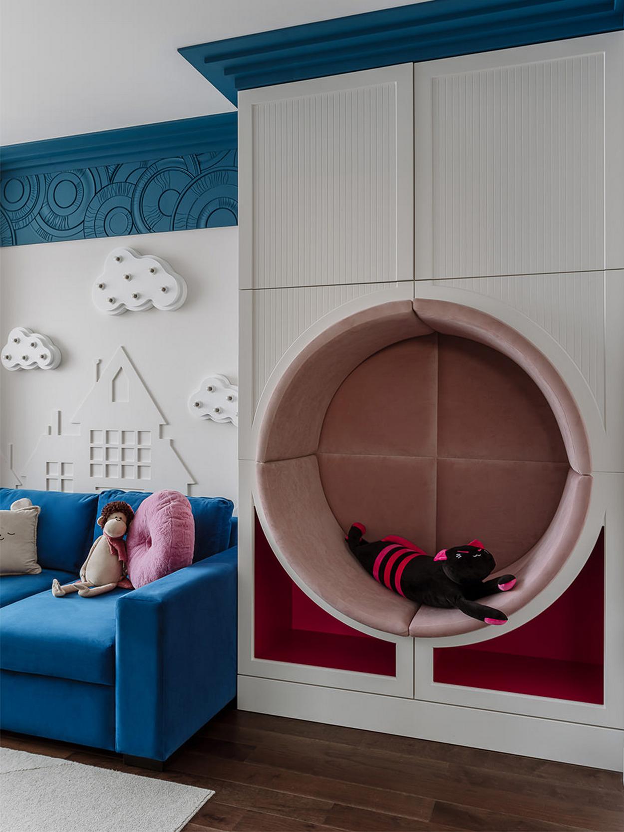 Vidéki ház színes, modern klasszikus berendezése: háromgyermekes család szép otthona Vidéki ház színes, modern klasszikus berendezése: háromgyermekes család szép otthona