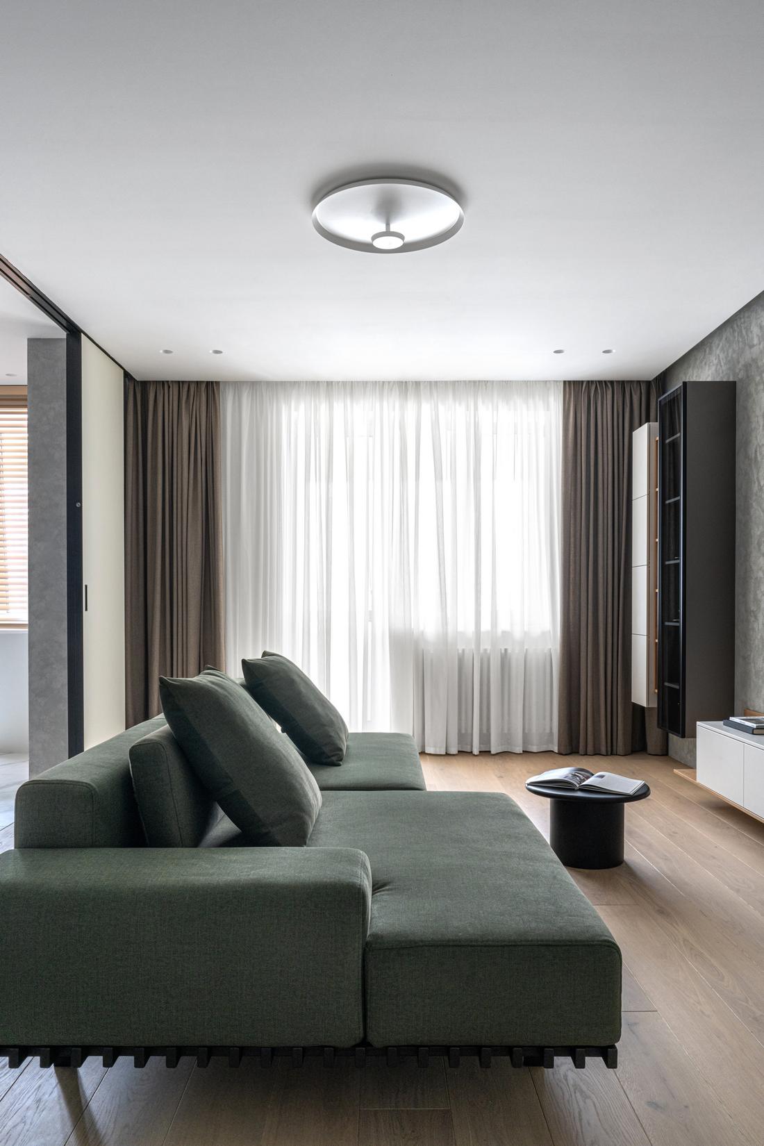 Vizuális zajtól mentes kényelmes, minimalista tér: testvérpár modern otthona Vizuális zajtól mentes kényelmes, minimalista tér: testvérpár modern otthona