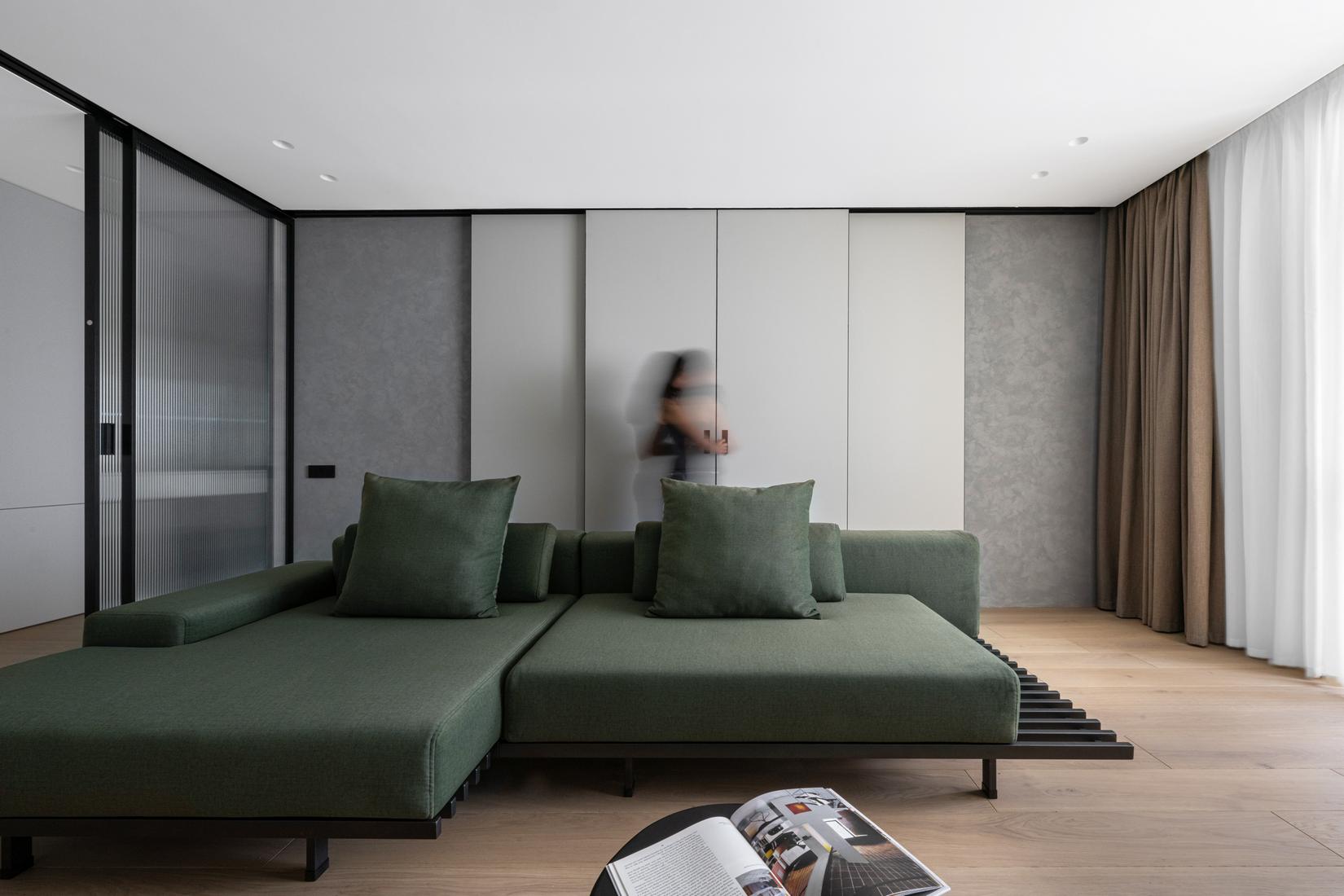 Vizuális zajtól mentes kényelmes, minimalista tér: testvérpár modern otthona Vizuális zajtól mentes kényelmes, minimalista tér: testvérpár modern otthona