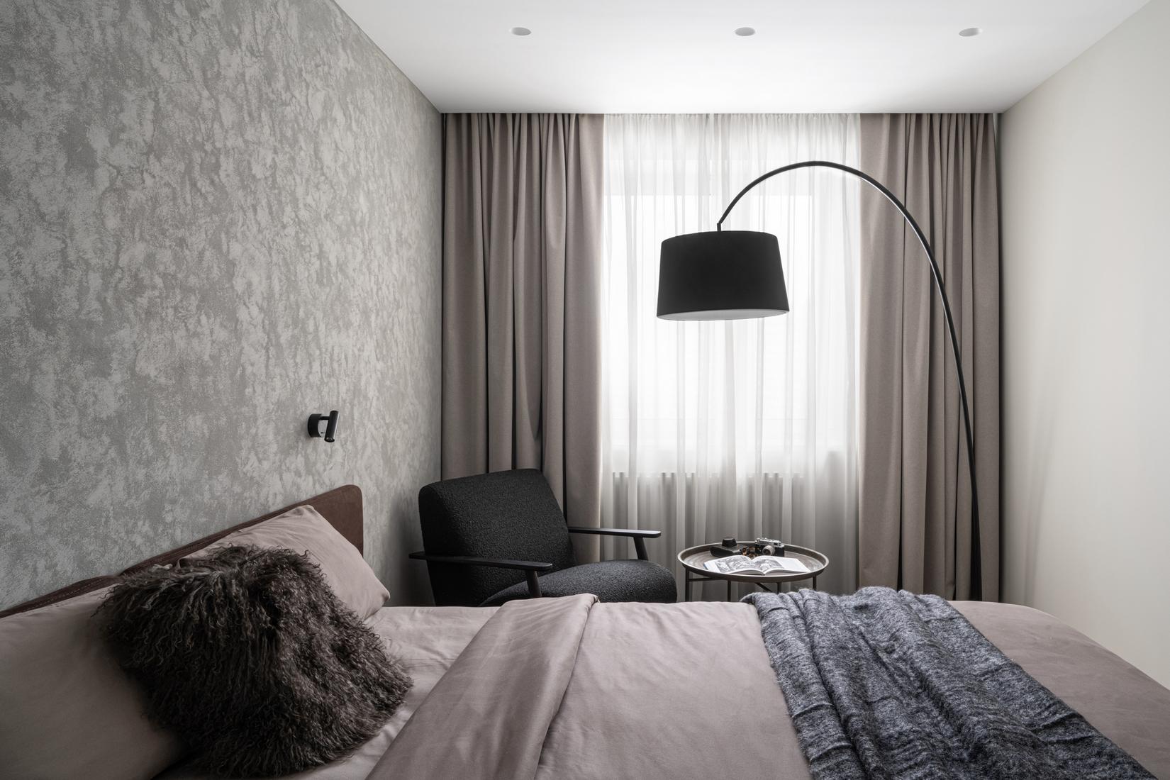 Vizuális zajtól mentes kényelmes, minimalista tér: testvérpár modern otthona Vizuális zajtól mentes kényelmes, minimalista tér: testvérpár modern otthona