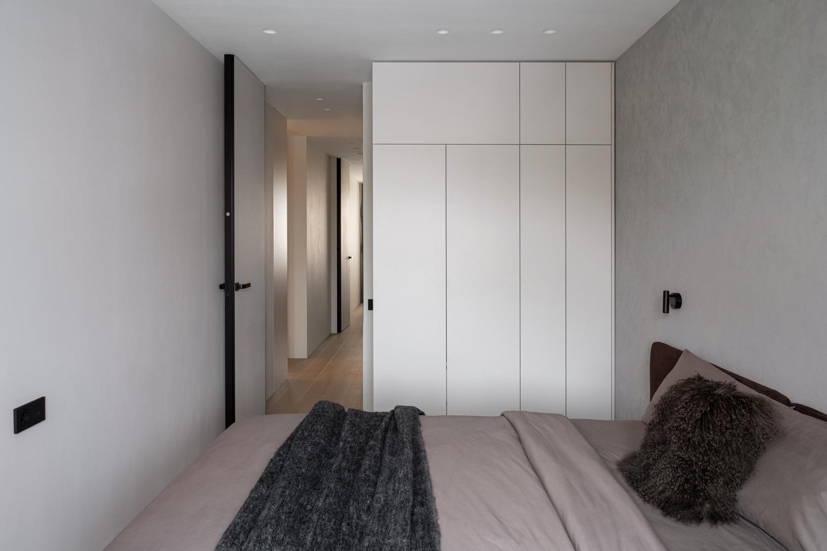 Vizuális zajtól mentes kényelmes, minimalista tér: testvérpár modern otthona Vizuális zajtól mentes kényelmes, minimalista tér: testvérpár modern otthona