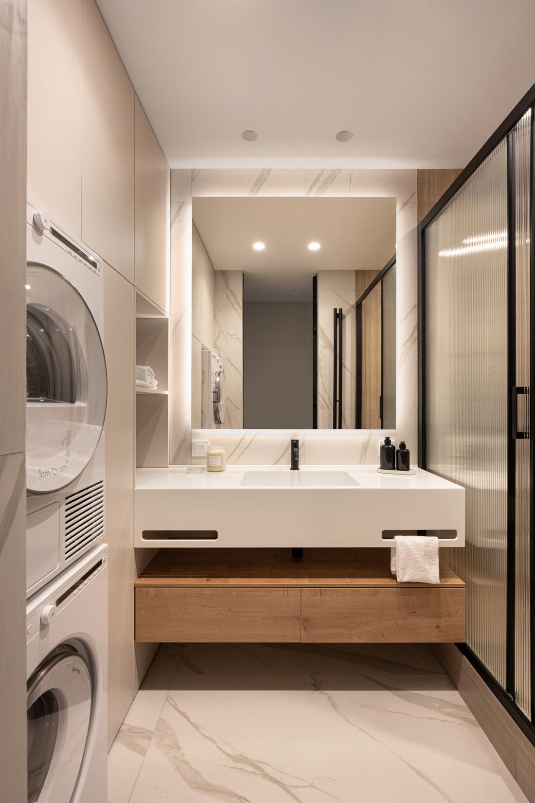 Vizuális zajtól mentes kényelmes, minimalista tér: testvérpár modern otthona Vizuális zajtól mentes kényelmes, minimalista tér: testvérpár modern otthona