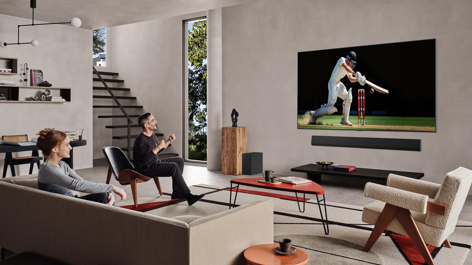 teljesen a falra simuló LG OLED G modell