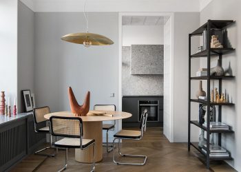 Divatblogger nő lakása, belvárosi hangulat, visszafogott elegancia