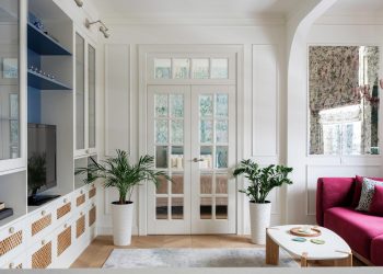 Ékszerdobozként berendezett lakás merész, játékos, színes megoldásokkal