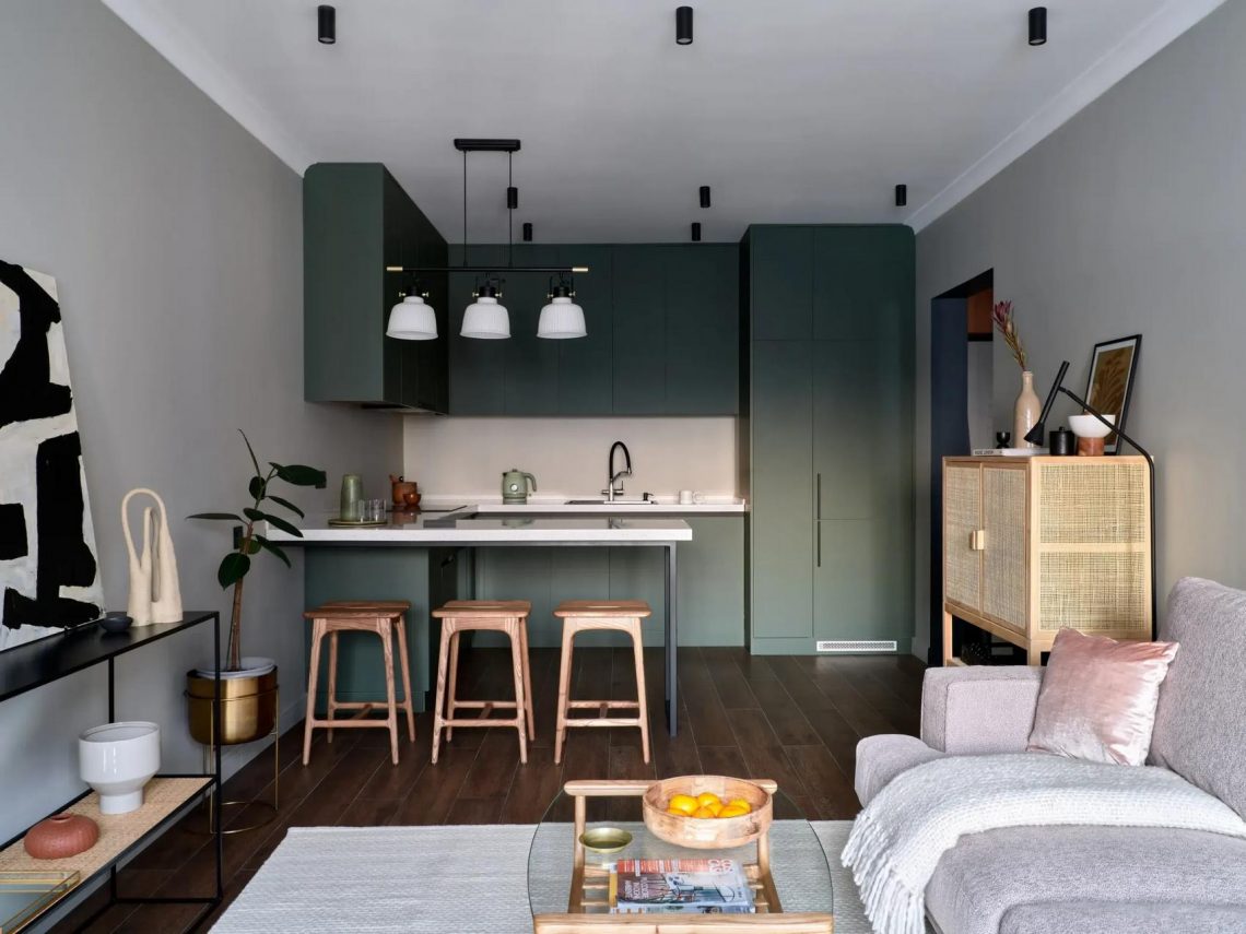 Énektanárnő színes kis lakása könnyed, funkcionális, praktikus elrendezéssel