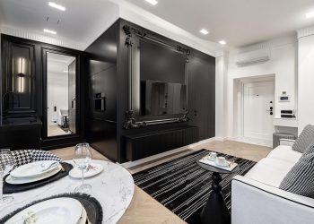 Fekete-fehér lakás különleges megoldásokkal, modern elegancia 45 négyzetméteren