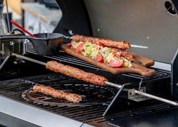 A grillezés akár a legkisebb erkélyen is gasztroélmény: Grillkalauz 2025-re