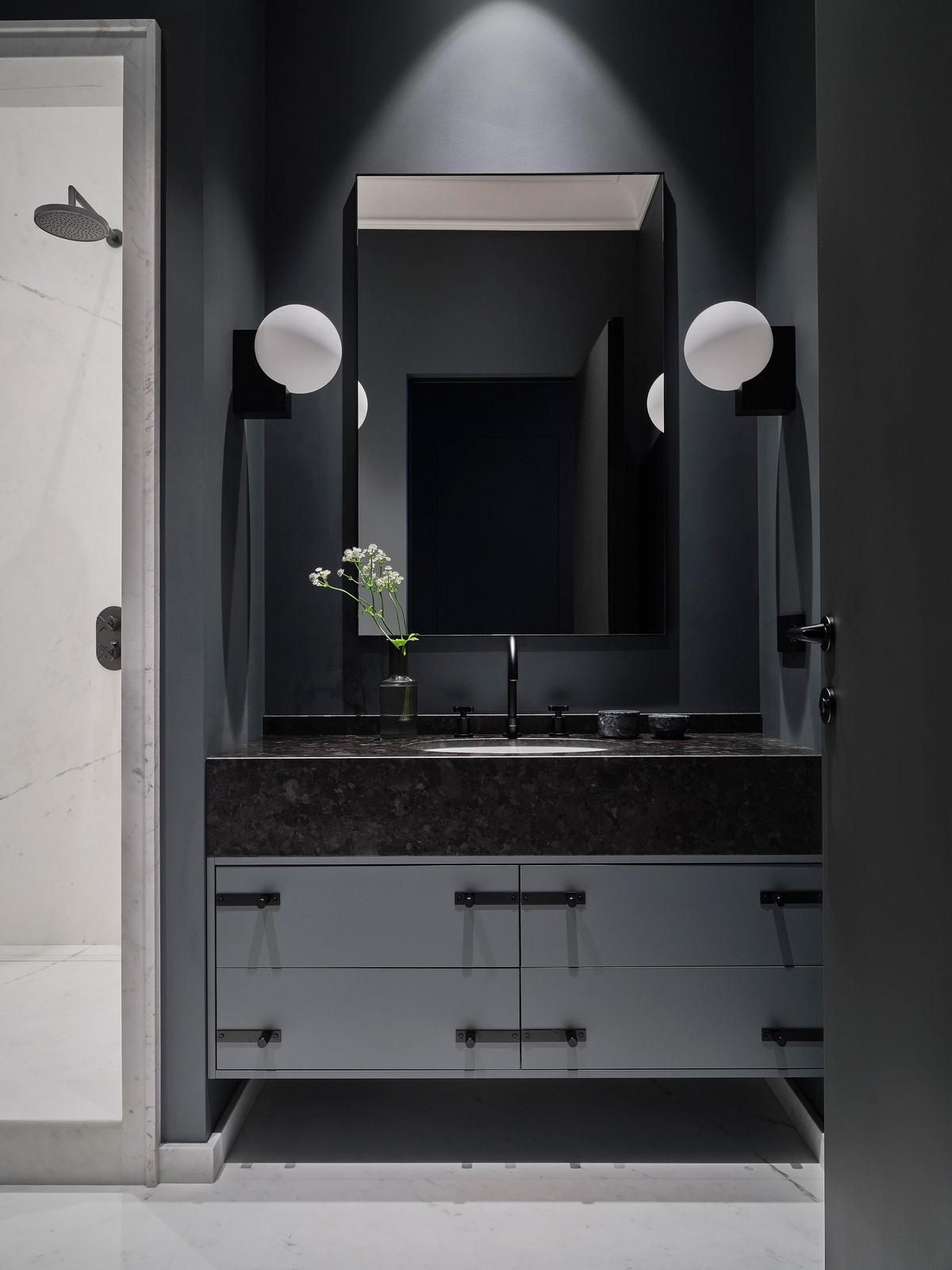 Kortárs elegancia és párizsi sikk, 68m2-es lakás klasszikus alapokon Kortárs elegancia és párizsi sikk, 68m2-es lakás klasszikus alapokon