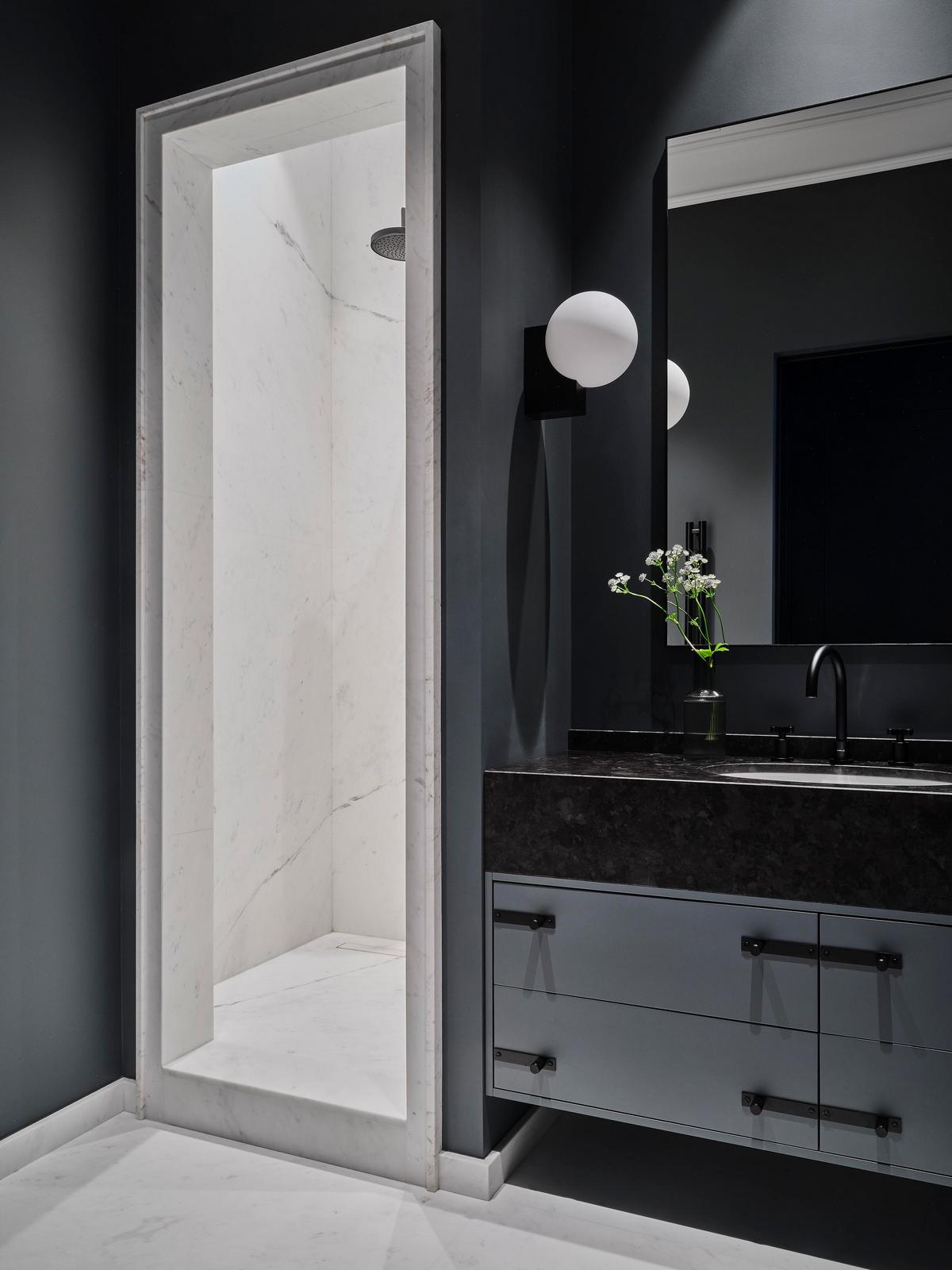 Kortárs elegancia és párizsi sikk, 68m2-es lakás klasszikus alapokon Kortárs elegancia és párizsi sikk, 68m2-es lakás klasszikus alapokon