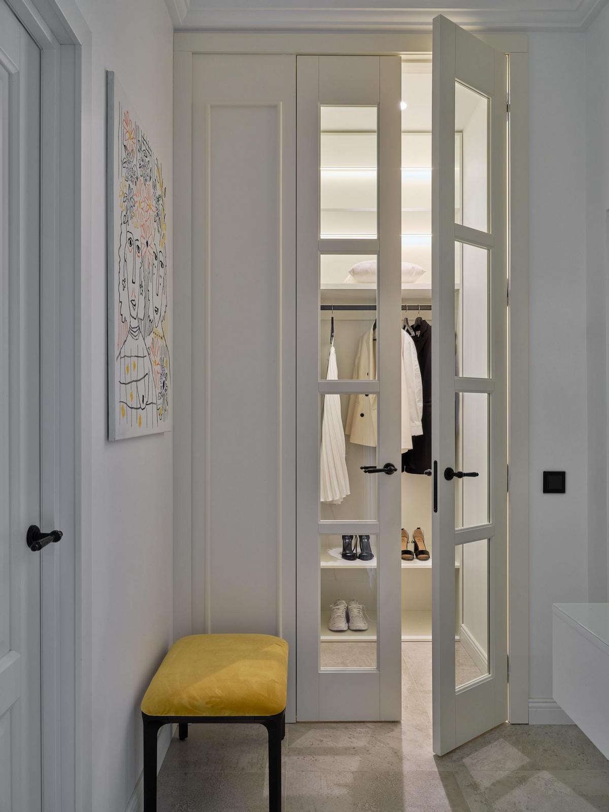 Kortárs és klasszikus elemek egy finoman nőisre hangolt 47m2-es lakásban Kortárs és klasszikus elemek egy finoman nőisre hangolt 47m2-es lakásban