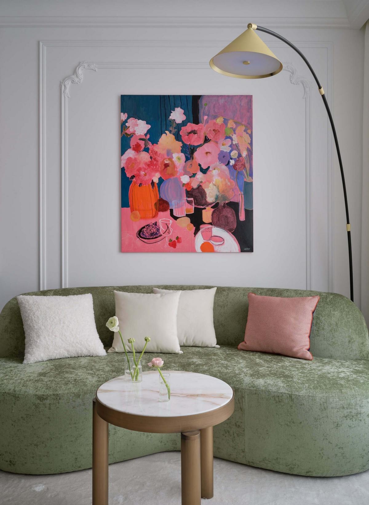 Kortárs és klasszikus elemek egy finoman nőisre hangolt 47m2-es lakásban Kortárs és klasszikus elemek egy finoman nőisre hangolt 47m2-es lakásban