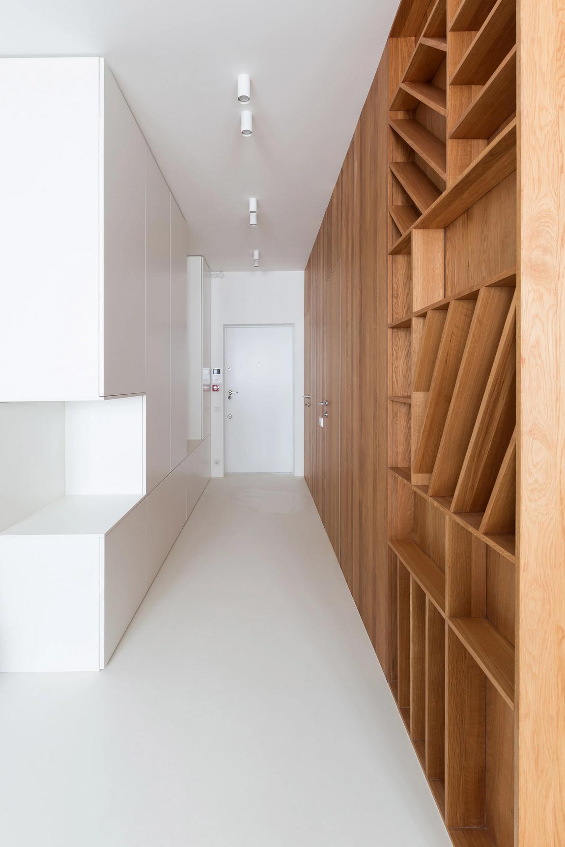 Minimalista garzon: fiatal IT szakember otthona felesleges részletek nélkül Minimalista garzon: fiatal IT szakember otthona felesleges részletek nélkül