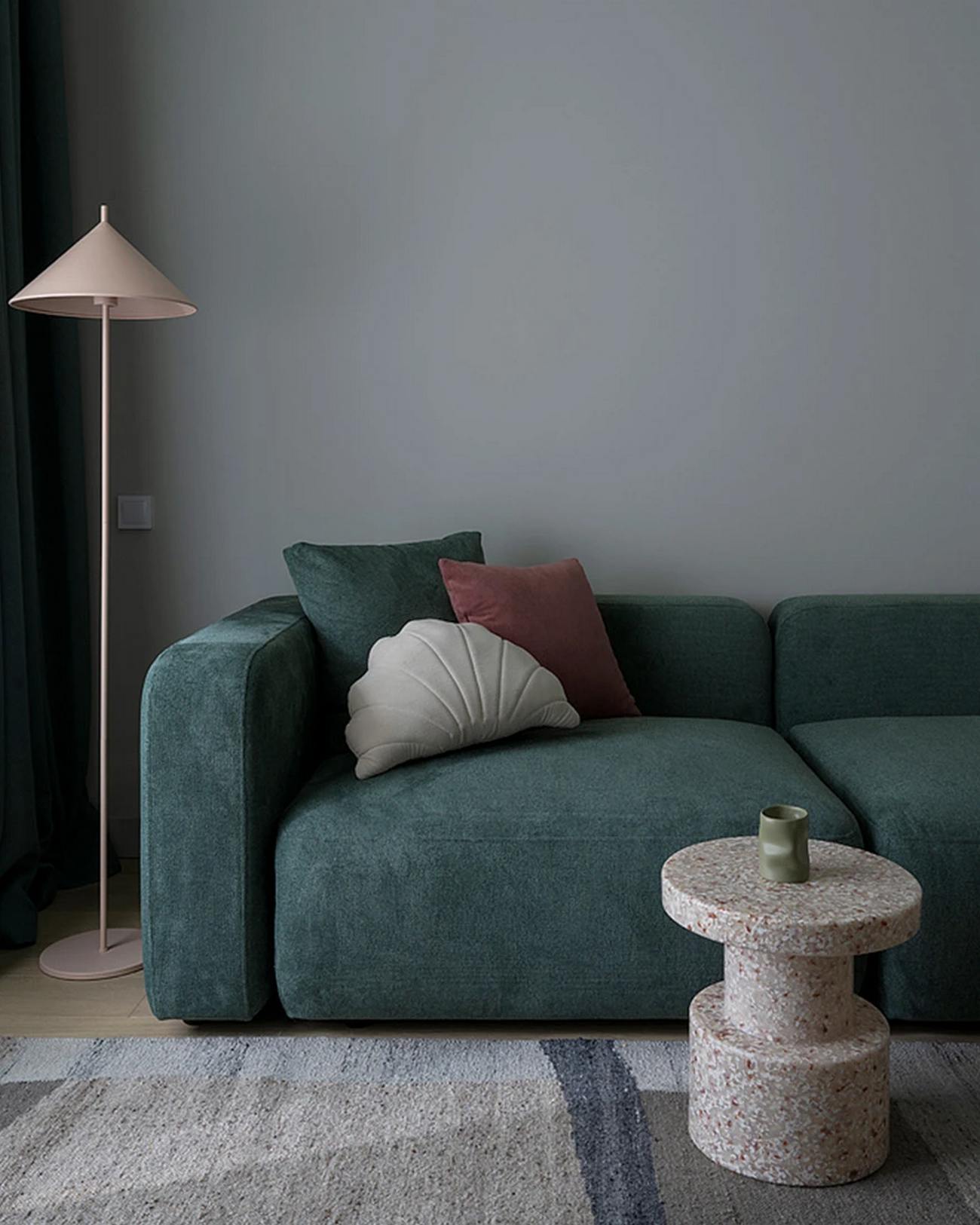 Portugália ihlette a fiatal pár lakásának színvilágát; kis konyhasziget és ablakos fürdő Portugália ihlette a fiatal pár lakásának színvilágát; kis konyhasziget és ablakos fürdő