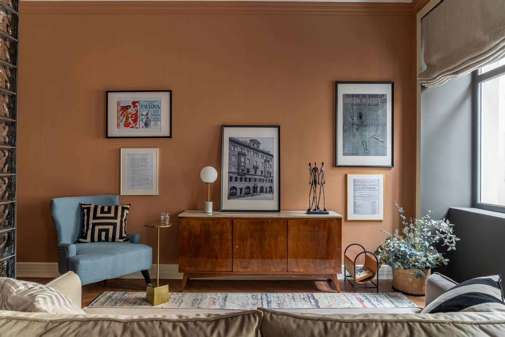 Üvegtégla, meleg terrakotta szín, római roló és egy kis retro hangulat