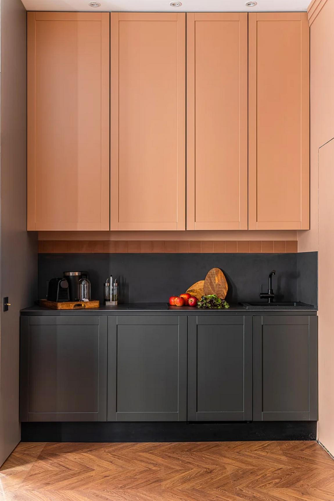 Üvegtégla, meleg terrakotta szín, római roló és egy kis retro hangulat