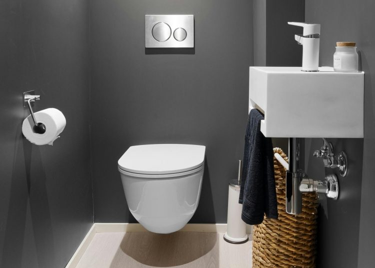 WC ülőkék extra funkciókkal: kényelem, higiénia és tudatos térhasználat a mosdóban is