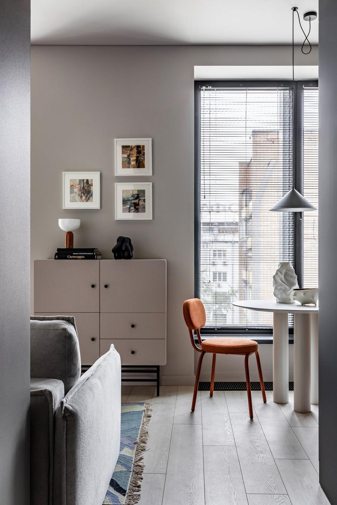 Bevállaltak néhány merész fekete felületet ebben a kis lakásban Bevállaltak néhány merész fekete felületet ebben a kis lakásban