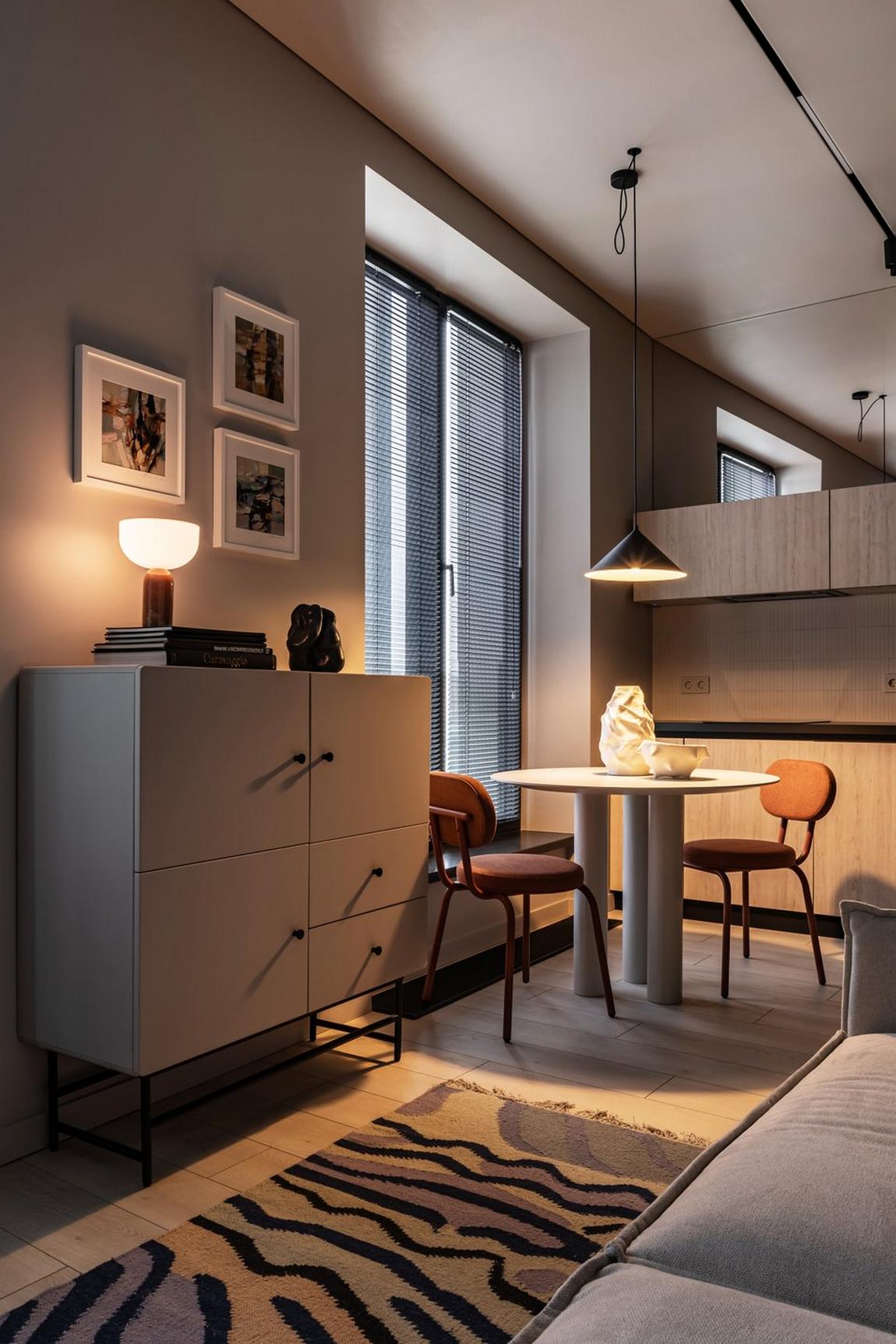 Bevállaltak néhány merész fekete felületet ebben a kis lakásban Bevállaltak néhány merész fekete felületet ebben a kis lakásban