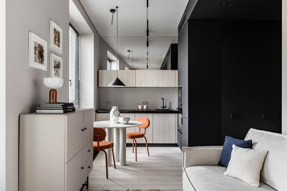 Bevállaltak néhány merész fekete felületet ebben a kis lakásban