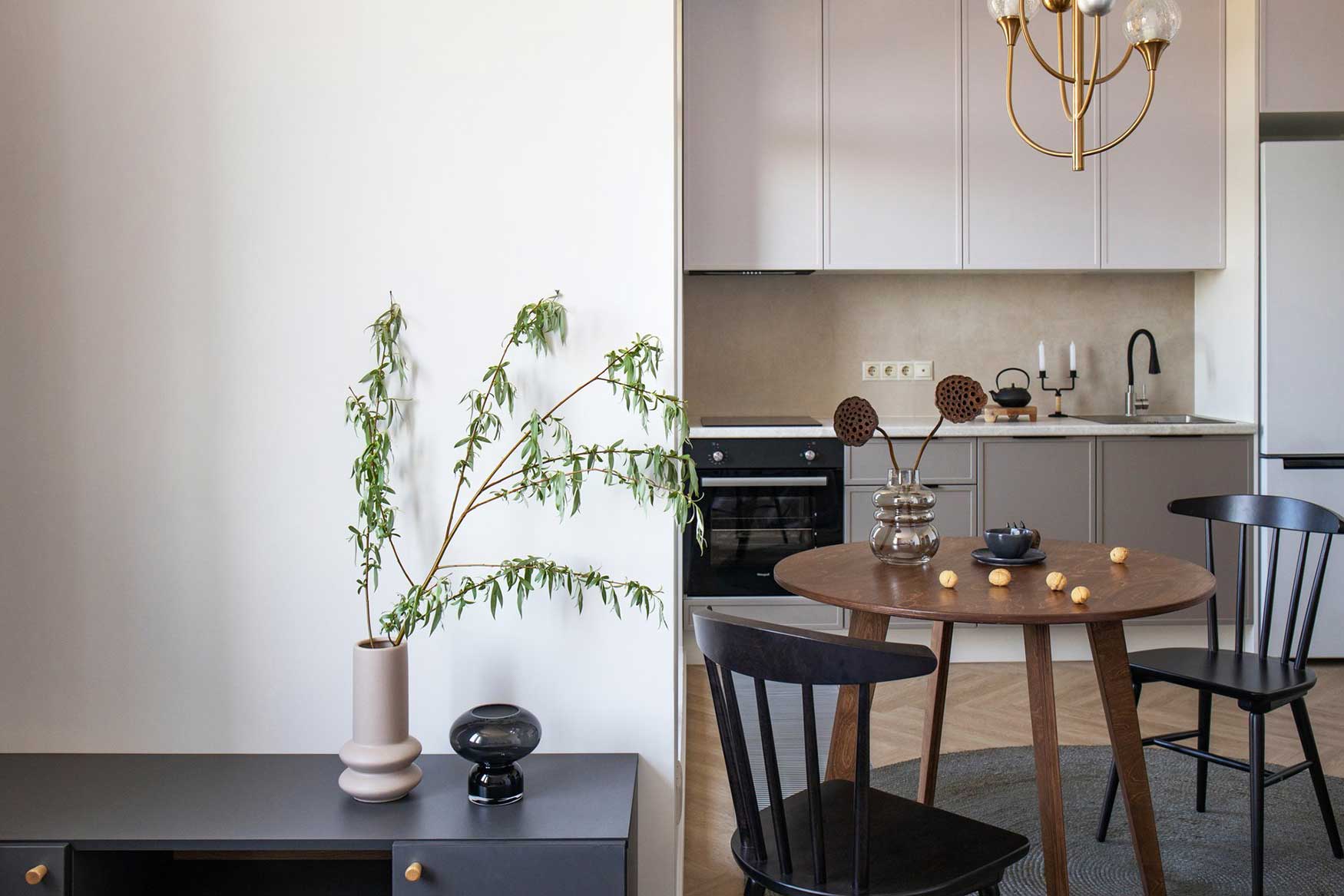 Egyszerűen, mégis hatásosan rendeznéd be a lakásod? Íme 8 ötlet egy 32m2-es projektből