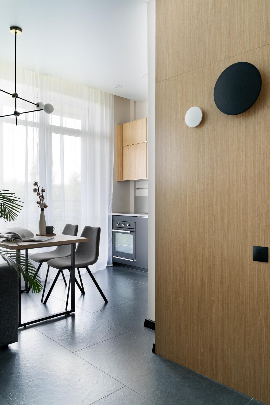 Extrák és túlköltekezés nélkül kellett stílusosan berendezni a férfi otthonát