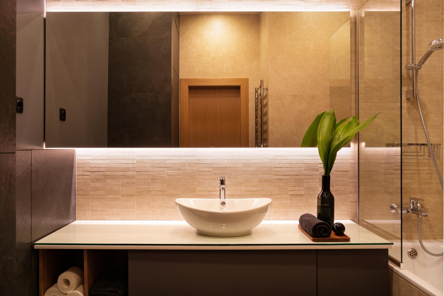 Extrák és túlköltekezés nélkül kellett stílusosan berendezni a férfi otthonát