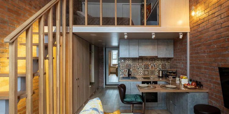 Így lett hangulatos kétszintes loft egy 30m2-es kis lakásból