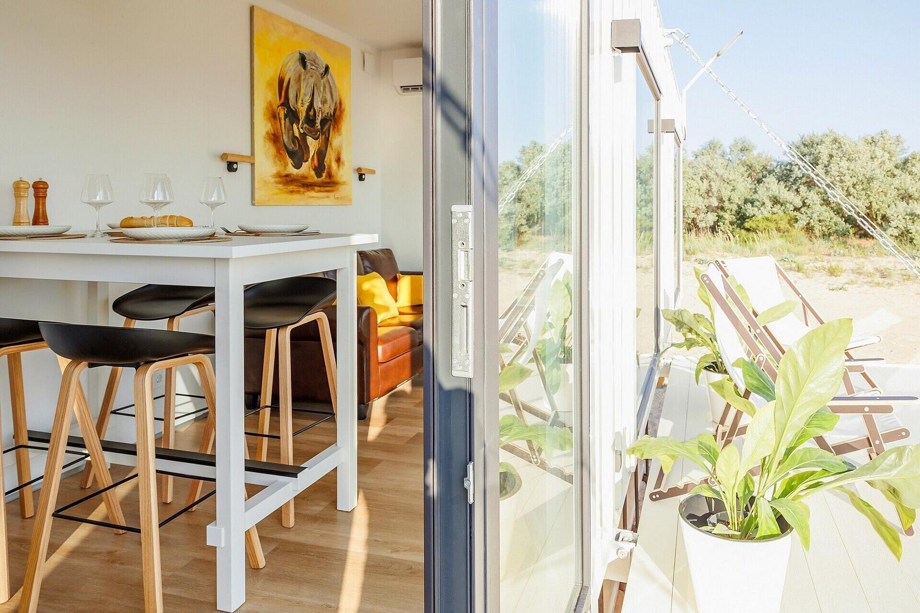 ilyen-szuper-kis-30m2-es-teraszos-haz-alakithato-ki-egyetlen-fem-kontenerbol ilyen-szuper-kis-30m2-es-teraszos-haz-alakithato-ki-egyetlen-fem-kontenerbol