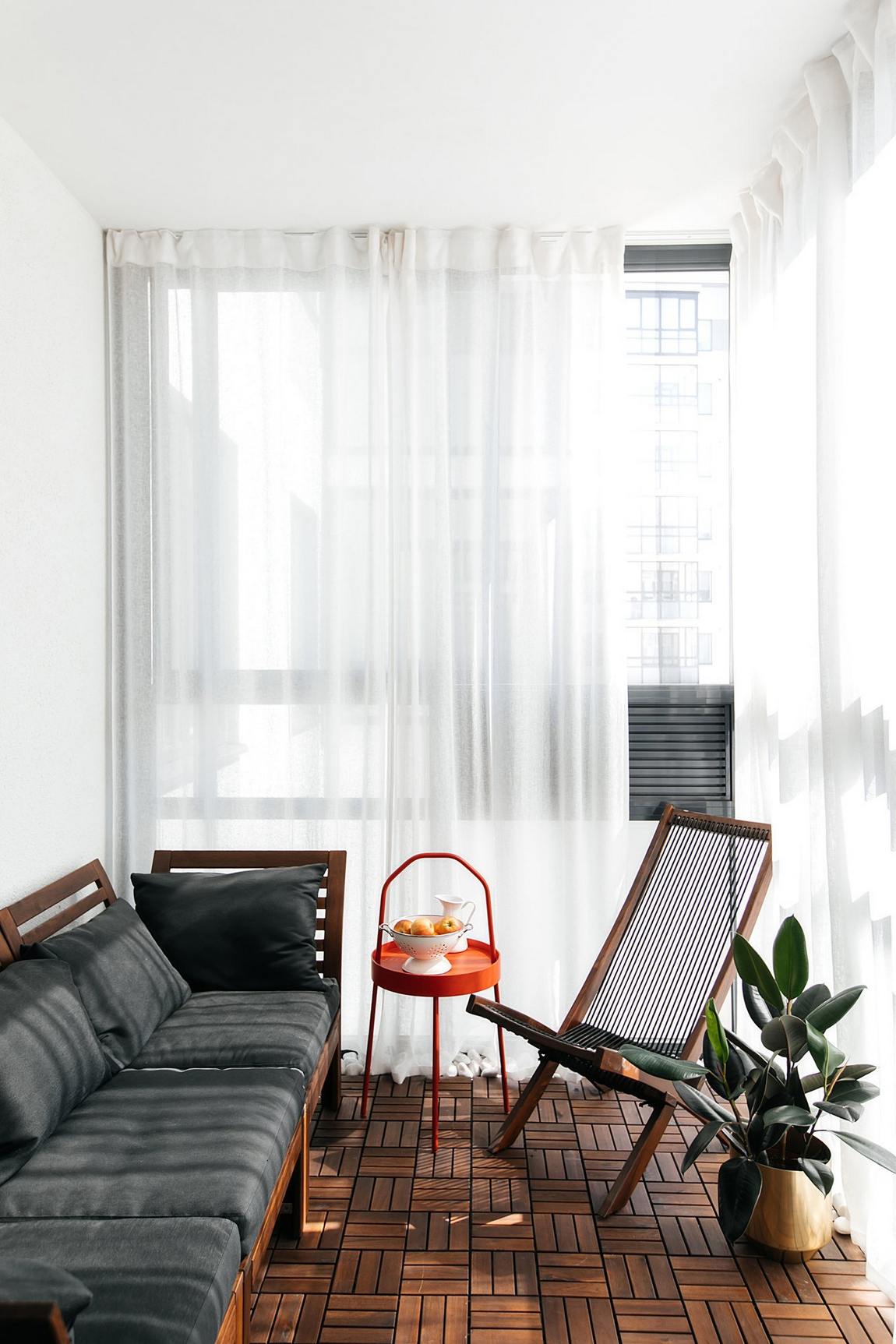 Jó alaprajz, tapéták és gyümölcsök színe család lakóparkban vásárolt lakásában Jó alaprajz, tapéták és gyümölcsök színe család lakóparkban vásárolt lakásában