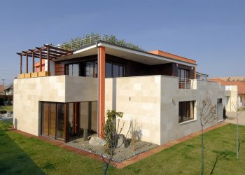 Természetes elegancia otthona falain: homlokzatburkolat Jura mészkőből