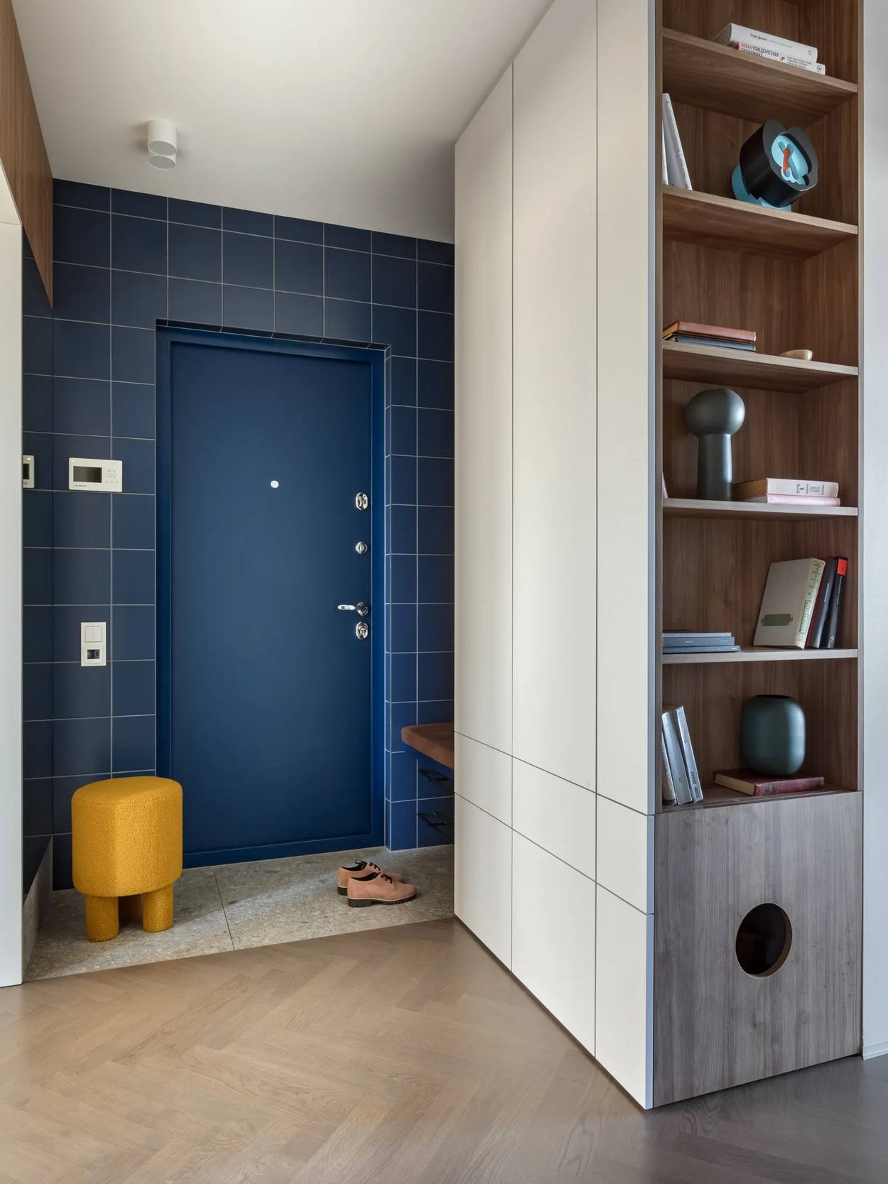 Kék konyháról álmodott a család - új építésű lakás berendezése, 69 m² Kék konyháról álmodott a család - új építésű lakás berendezése, 69 m²