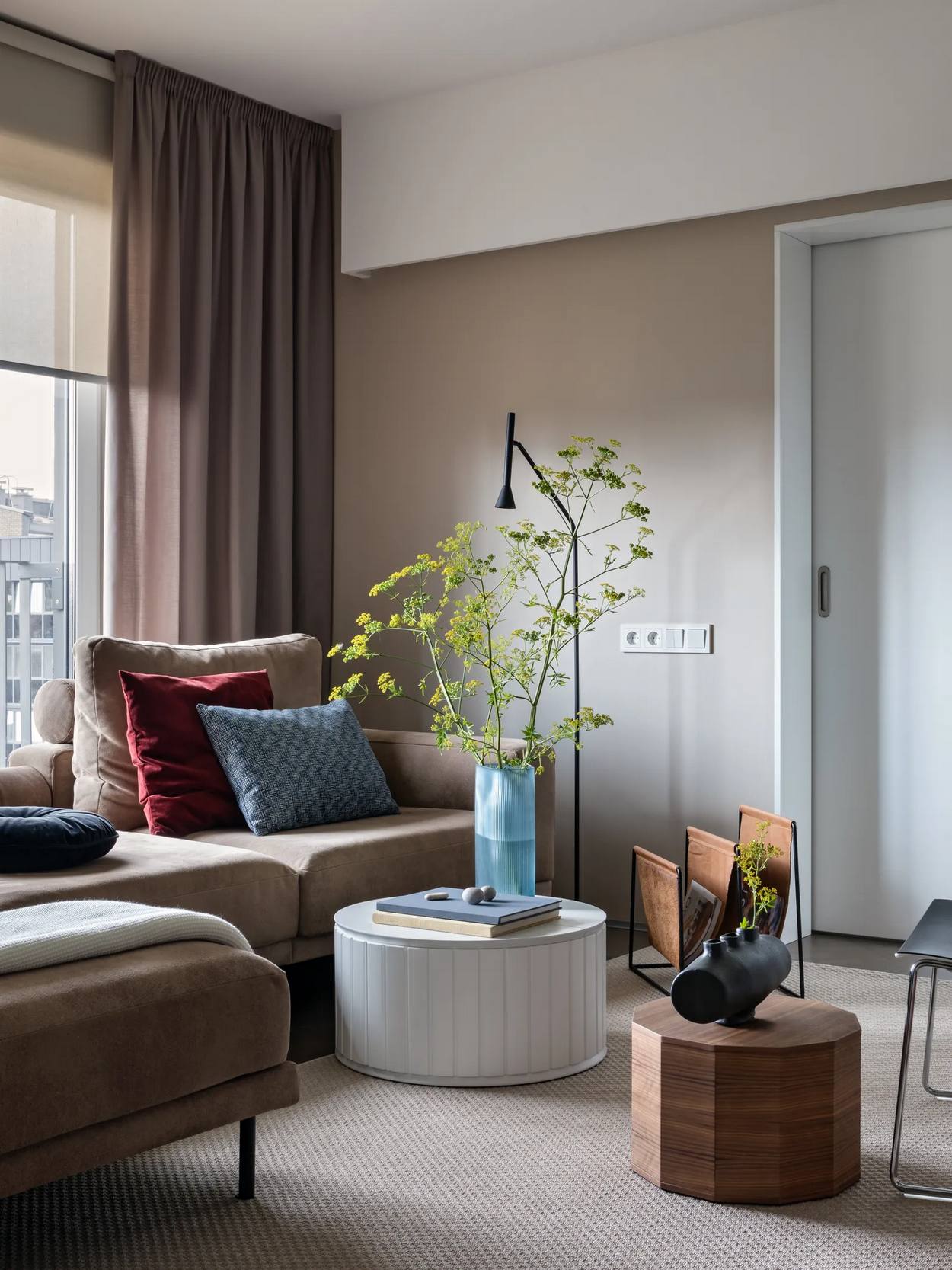 Kék konyháról álmodott a család - új építésű lakás berendezése, 69 m² Kék konyháról álmodott a család - új építésű lakás berendezése, 69 m²