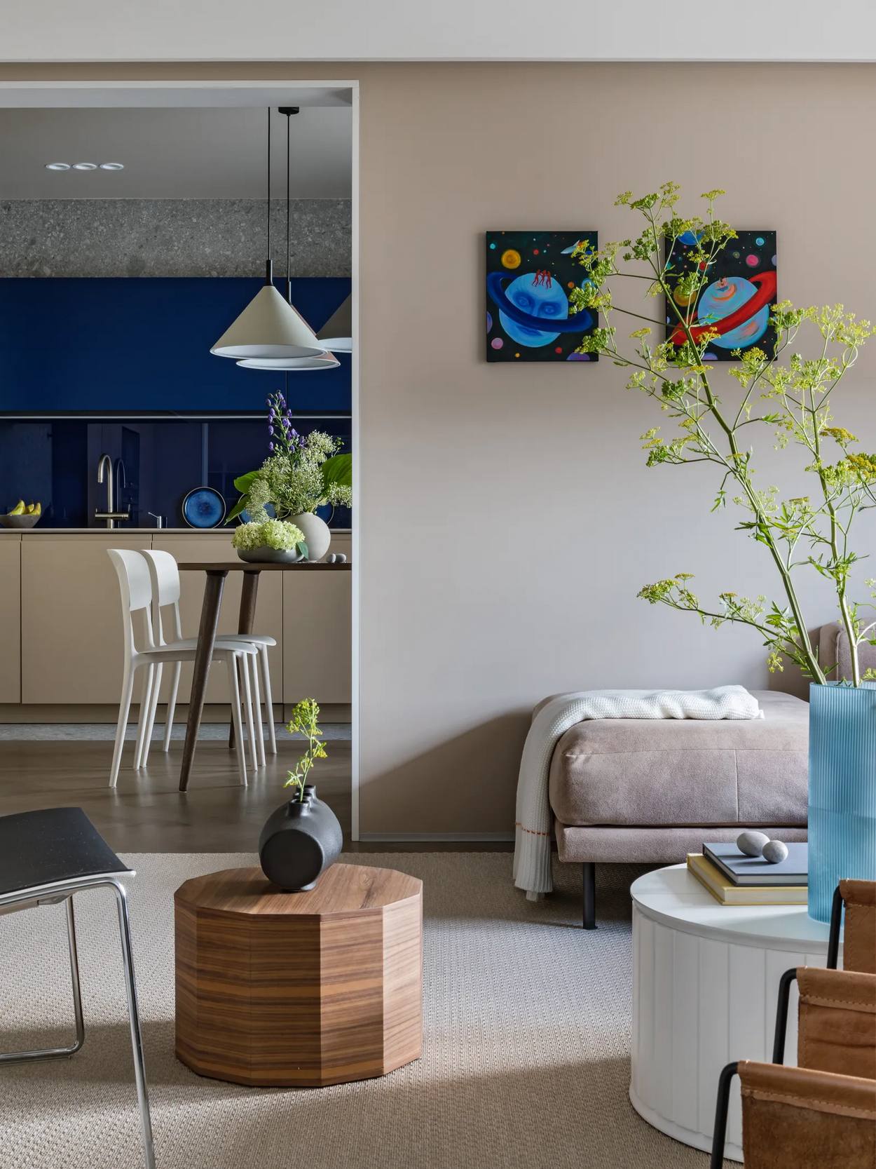 Kék konyháról álmodott a család - új építésű lakás berendezése, 69 m² Kék konyháról álmodott a család - új építésű lakás berendezése, 69 m²